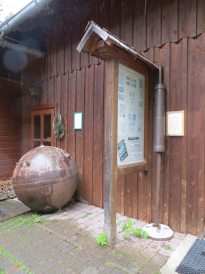 Seemine und Torpedo Zaunk�nig